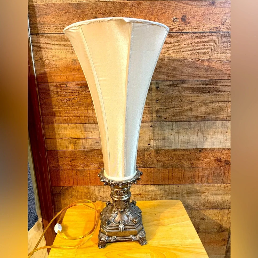 Vintage Art Deco Style Lamp